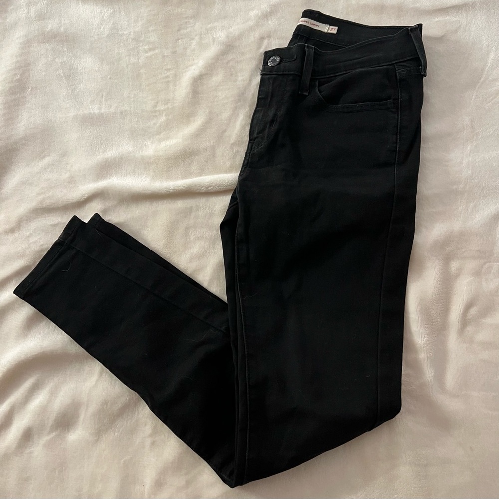 Black Levis super skinny